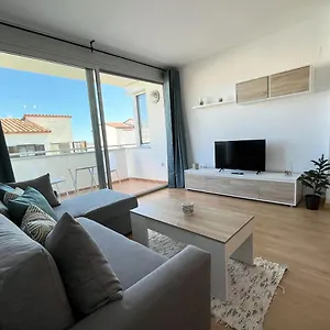 2-bedroom Brand New Steps From The Appartement